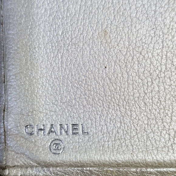 CHANEL Camelia Metallic bifold Wallet - Picture 8 of 12